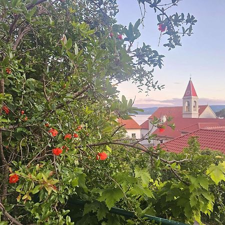 Leonica Lägenhet Omiš Exteriör bild