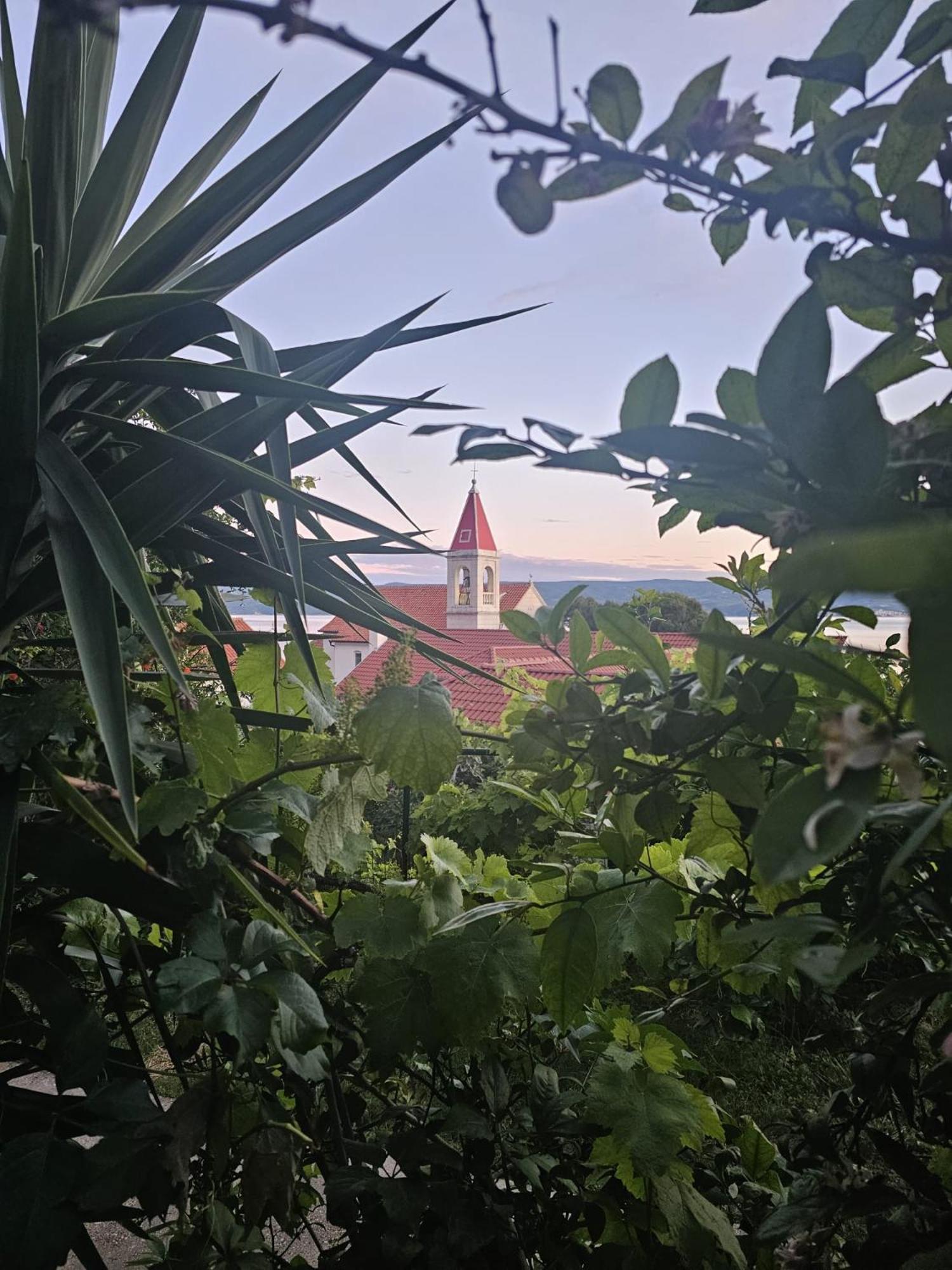 Leonica Lägenhet Omiš Exteriör bild